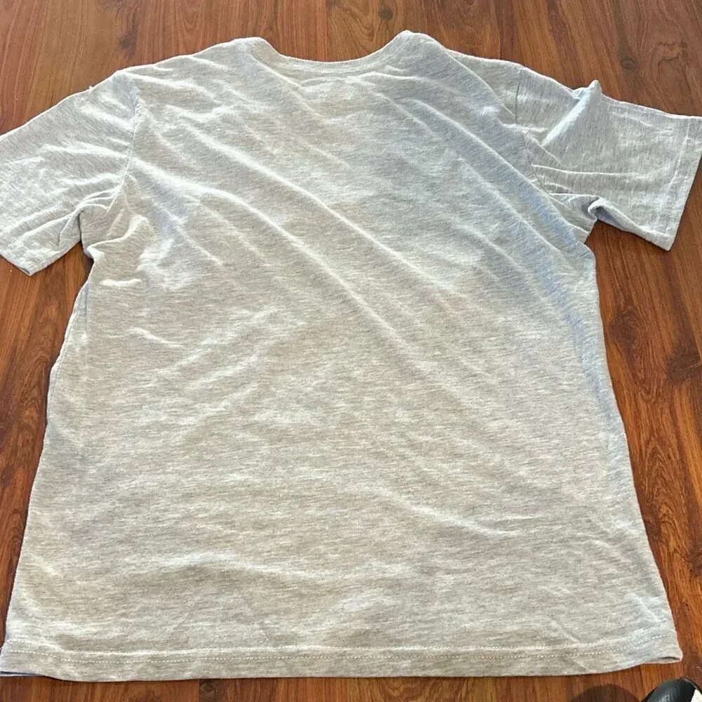 Super Mario Brothers gray graphic T-shirt size kids XL